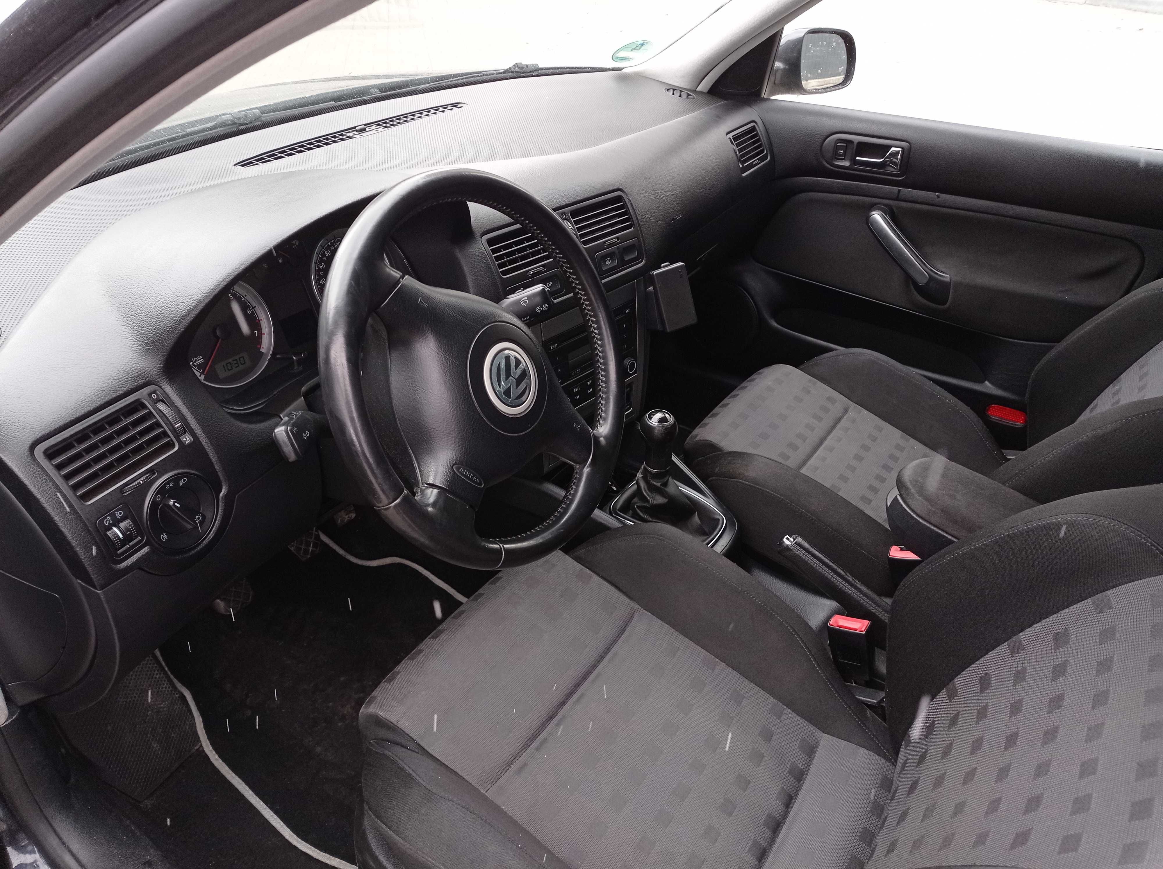 Volkswagen Golf 4 2006 бензин 1.6, 16 кл