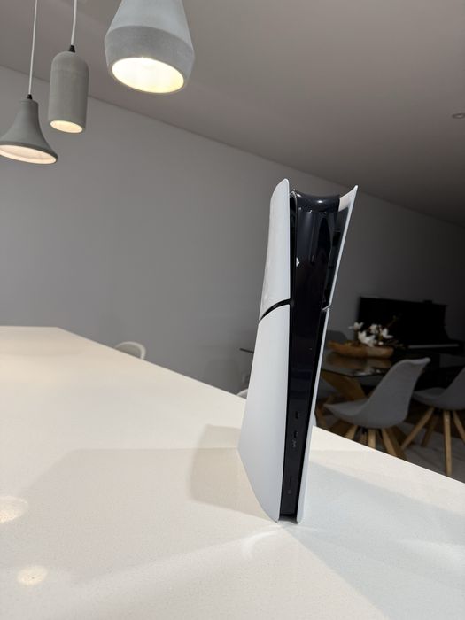 Playstation 5 Slim 290€(sem comando) 340€(com comando)