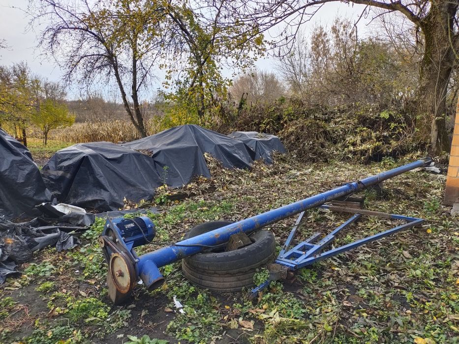 Продам шнековий навантажувач