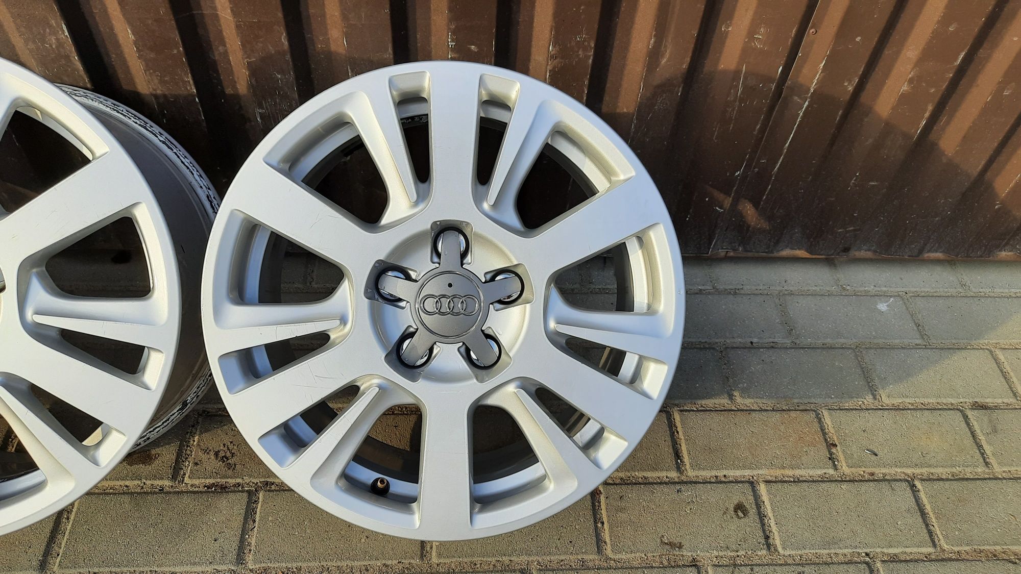 Sprzedam felgi aluminiowe Audi A4 5x112 16 cali zobacz!!!