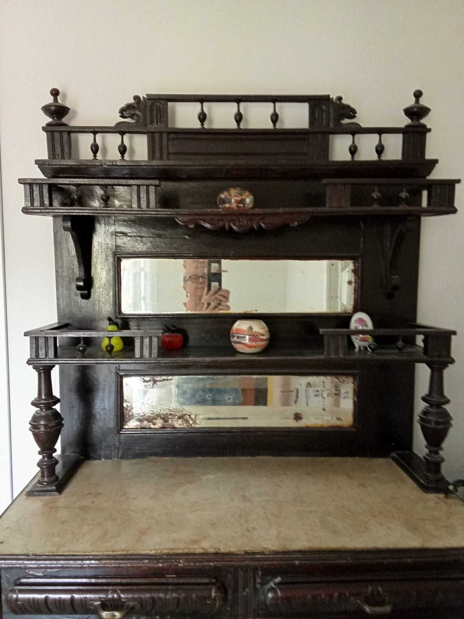 Móvel sala antigo para restauro