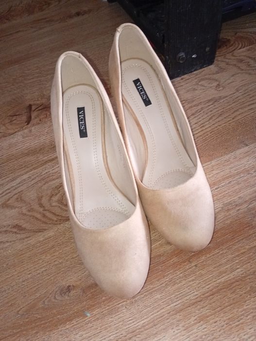 Szpilki zamszowe rozmiar 41