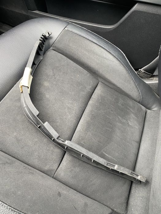 Ущільнювач уплотнитель фари w140 лівий