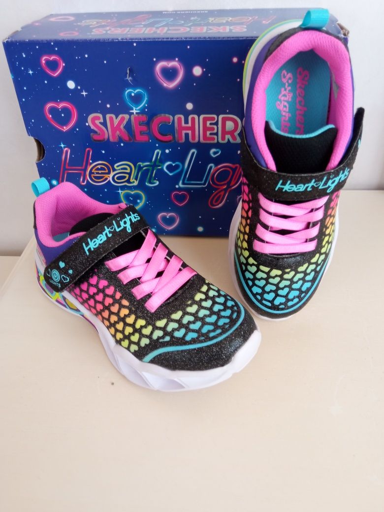 Кроссовки Skechers S Lights: 25 р (17)