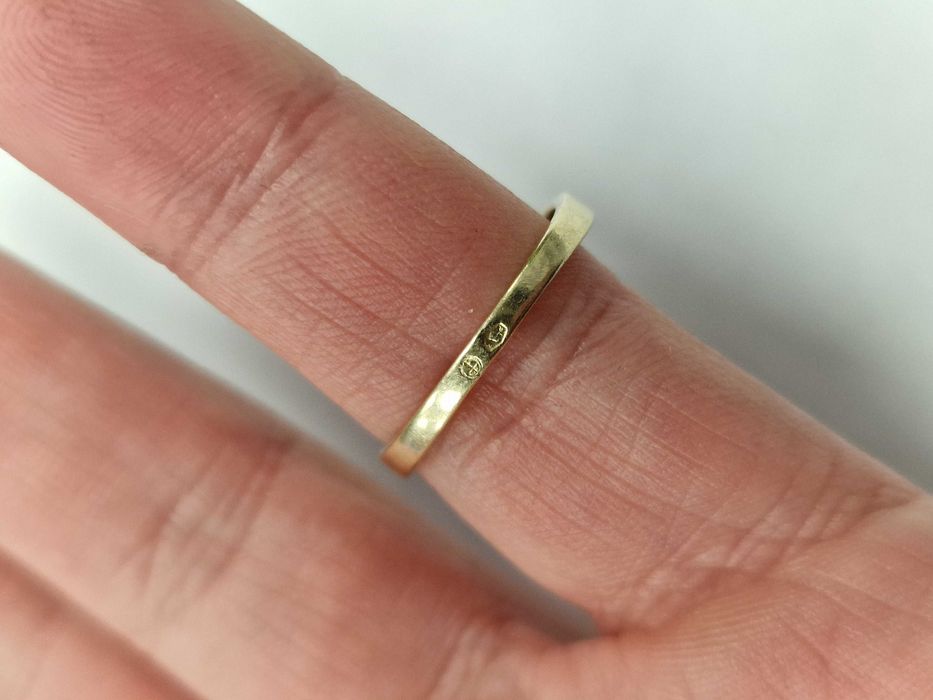 Złoty pierścionek/ 585/ 1.84 gram/ R16/ Apart/ DIA 0.06 CT/ nowoczesny