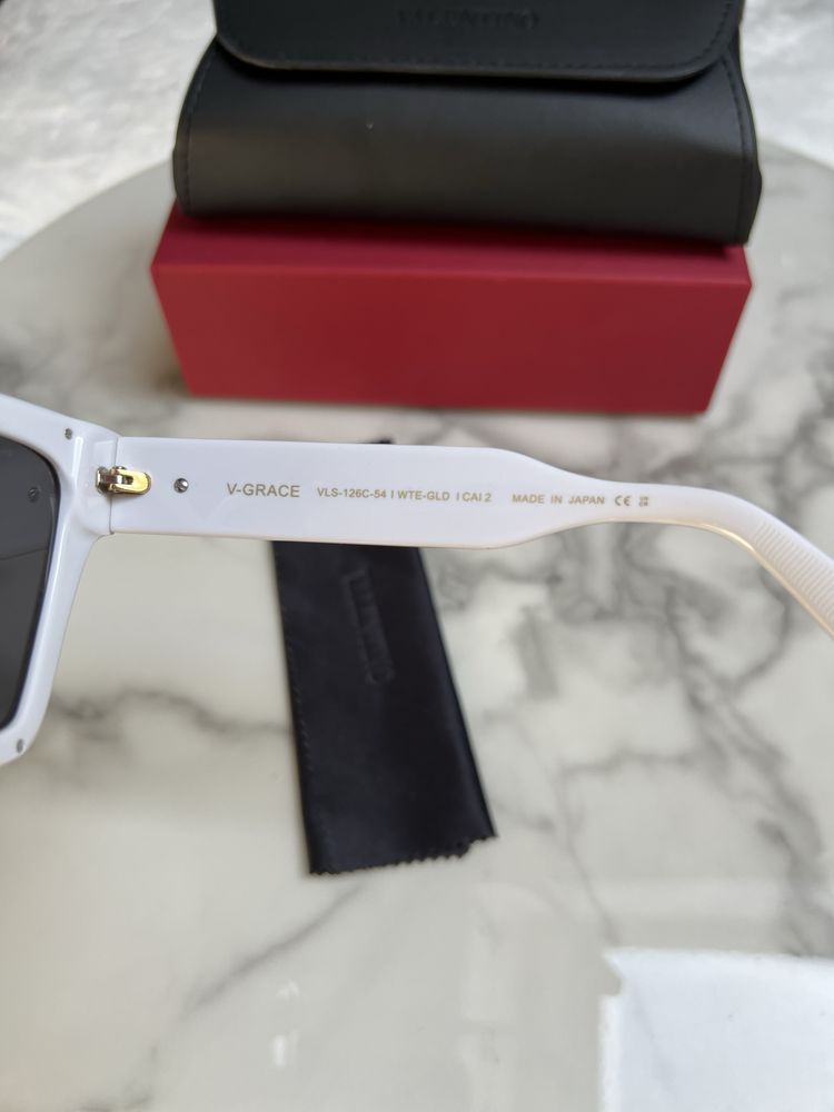 Okulary przeciwsłoneczne damskie Valentino V - Grace białe duże złote
