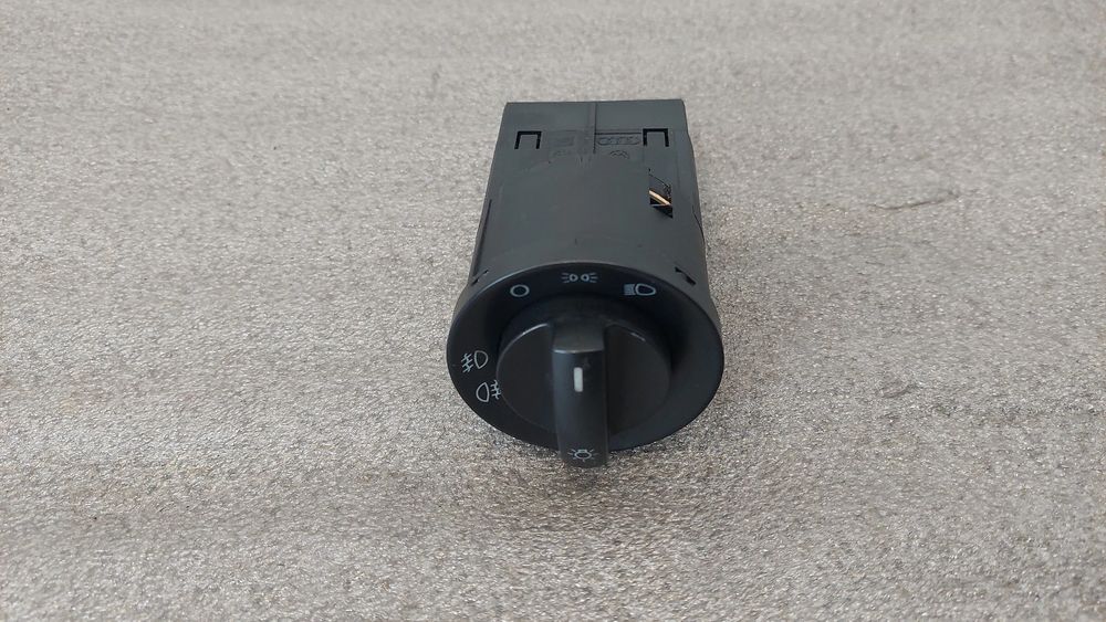 Botão / interruptor de luzes VOLKSWAGEN Polo (9N)