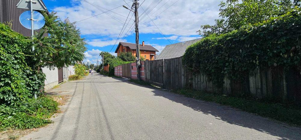 Продам земельну ділянку в Києві з хорошою локацією 10 соток за 146900$