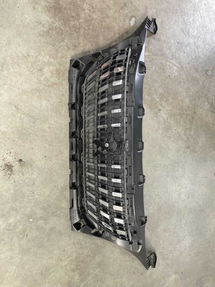 Grill atrapa blenda wzmocnienie peugeot 3008 II