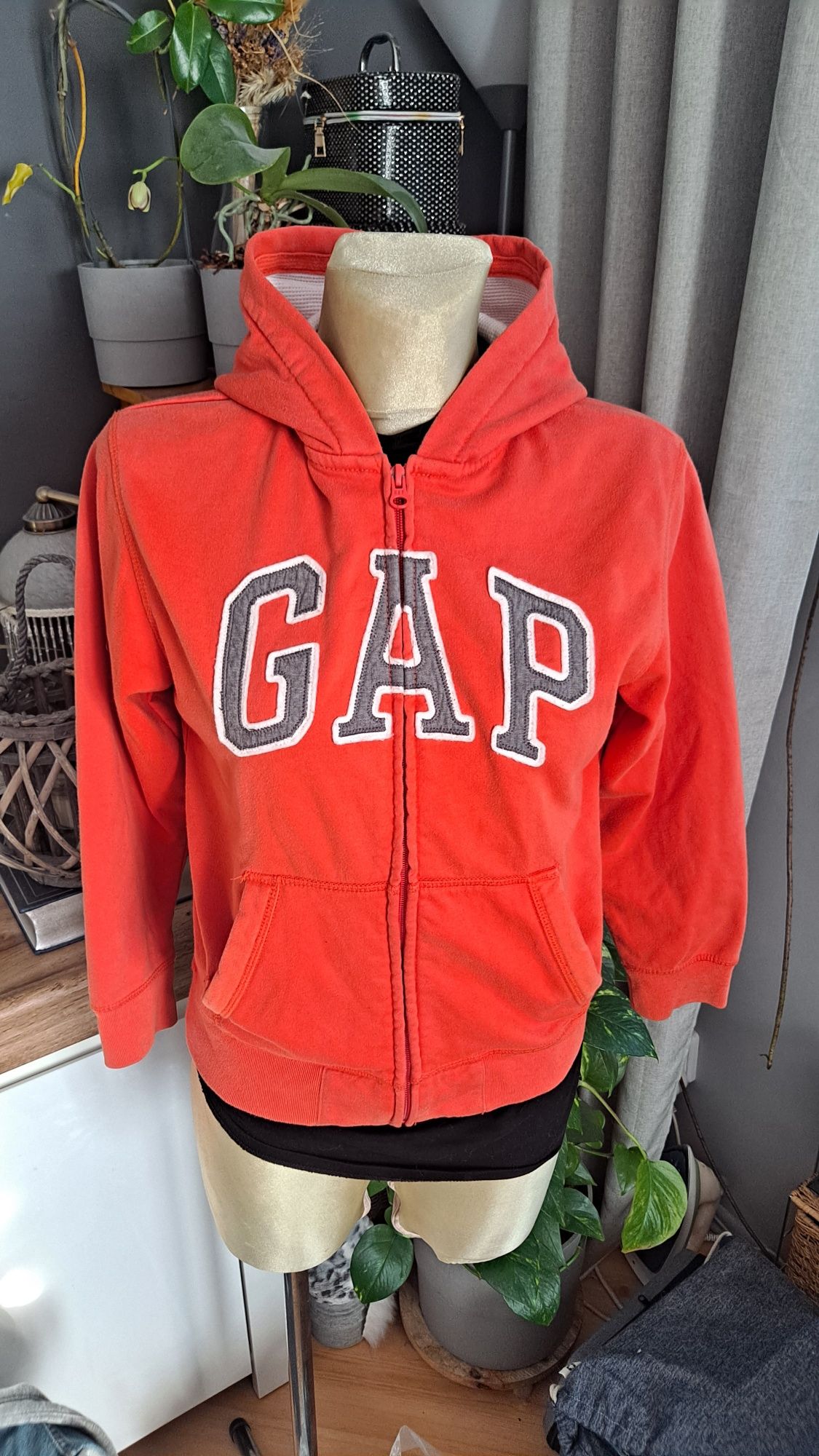 Bluza GAP rozpinana z kapturem pomarańczowa rozmiar 140cm.