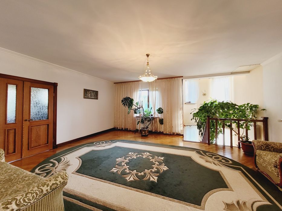 Продам вишуканий будинок в елітному р-ні Станишівки