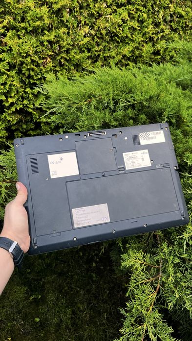 Fujitsu Lifebook U757 i5-6200U 8ГБ DDR4 256ГБ SSD 15.6” FHD