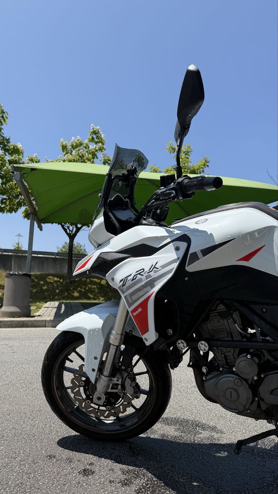 Moto TRK Benneli 250