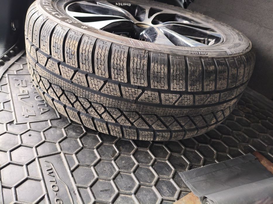 Продам диск з резиною на Toyota rav4 2014 року