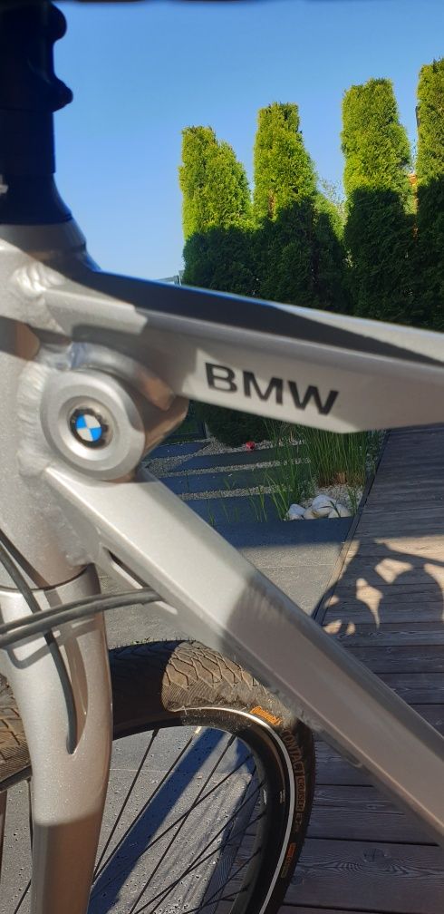 Rower Bmw mało używany kolor srebrny