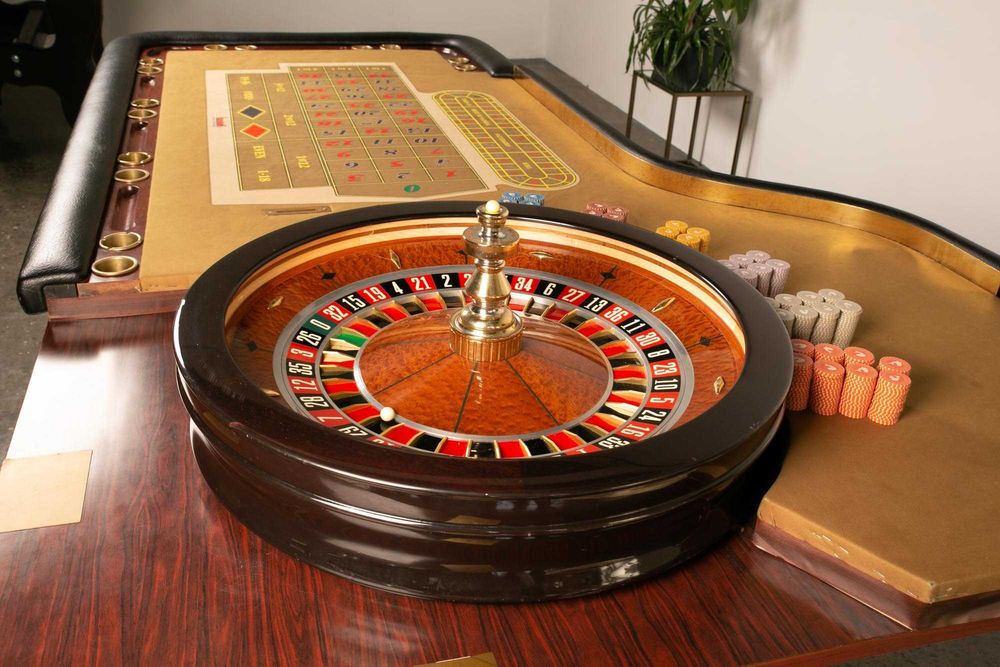 Столи для казино б/у. Ціна договірна!