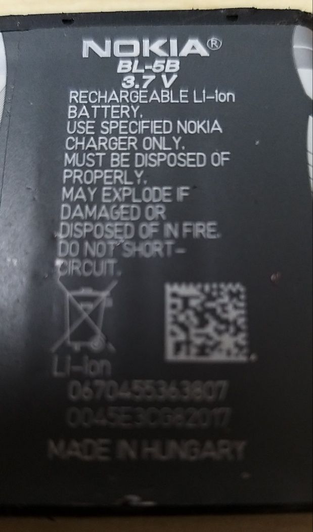 Telemóvel Nokia 6020.