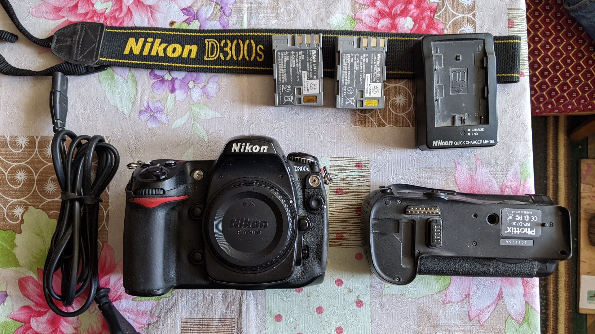Nikon d 300s + 18-55