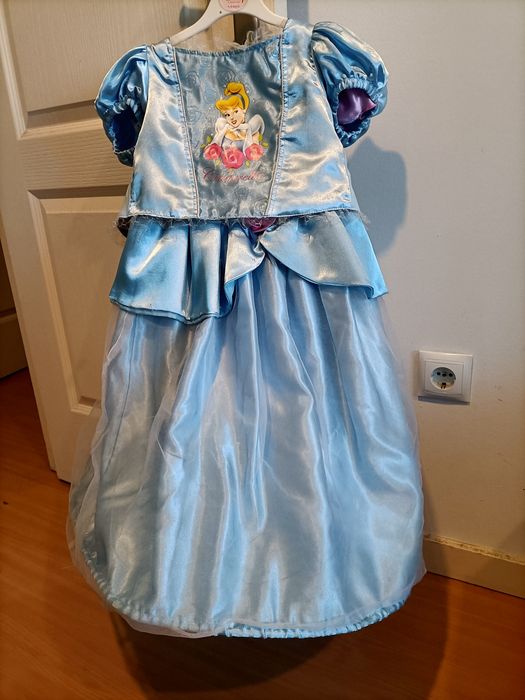 Vestido reversivel de 2 princesas