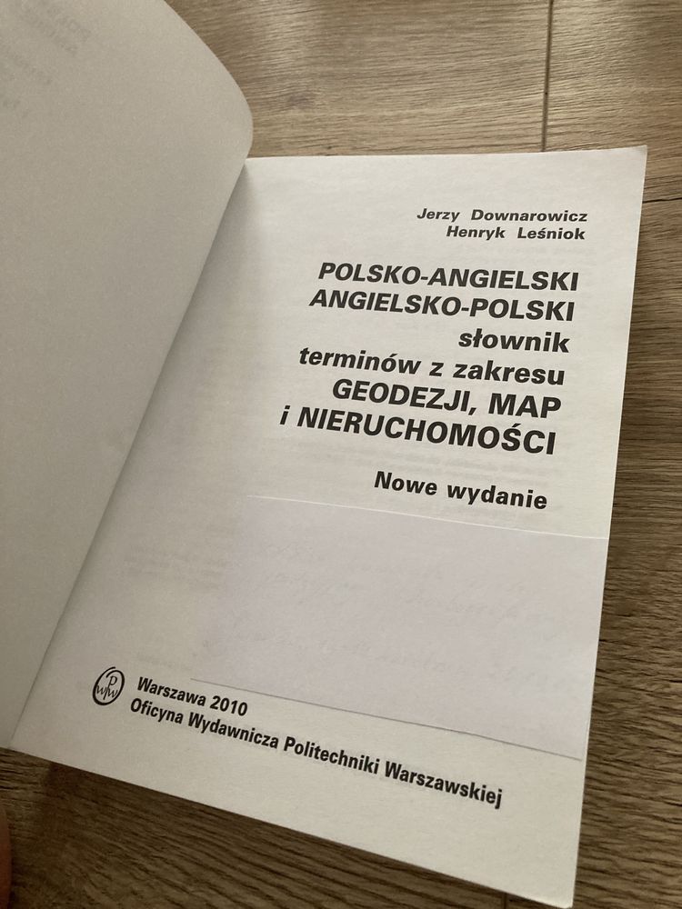 Słownik terminów z zakresu geodezji map i nieruchomości