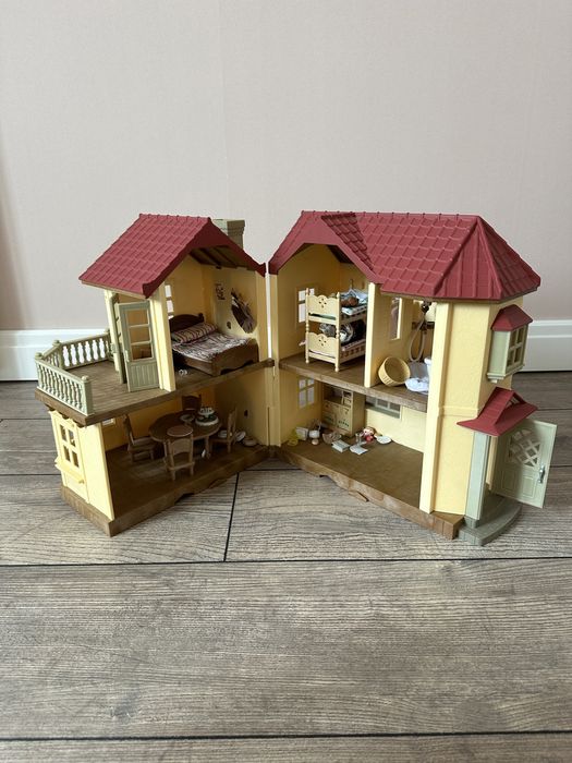 Будинок, лікарня, shop, сімʼя. Sylvanian Families