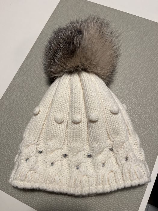 Czapka zimowa firmy Borjeson one size, pompon z futerka jenota