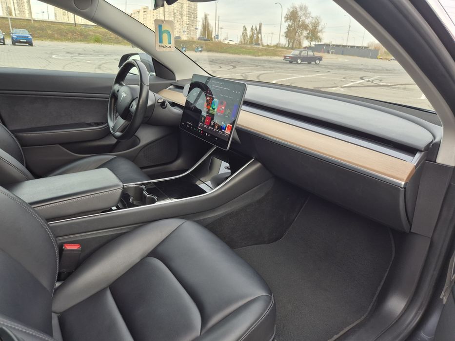 Продам Tesla Model 3