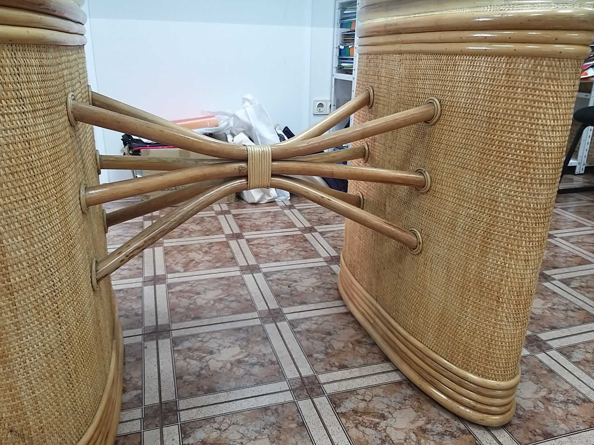 Mesa em bambu com vidro temperado