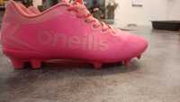 Korki piłkarskie różowe firmy oneills w stanie jak nowe