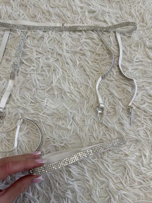 Набір мереживних корсетів та пояс з гартерами