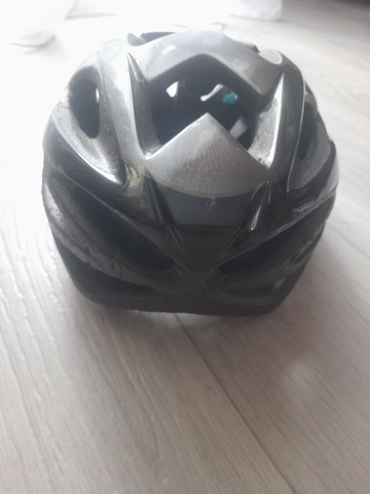 Продам велошлем Giro targa.