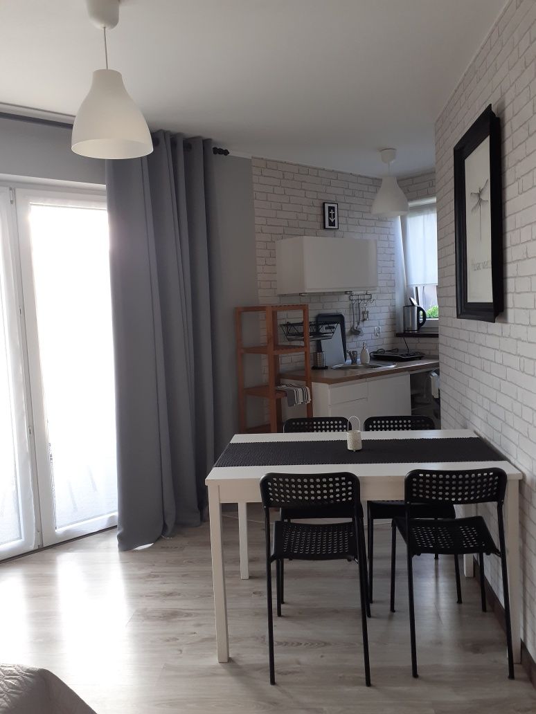 Apartament czteroosobowy wolny termin 05-19.07na parterze. Zapraszamy