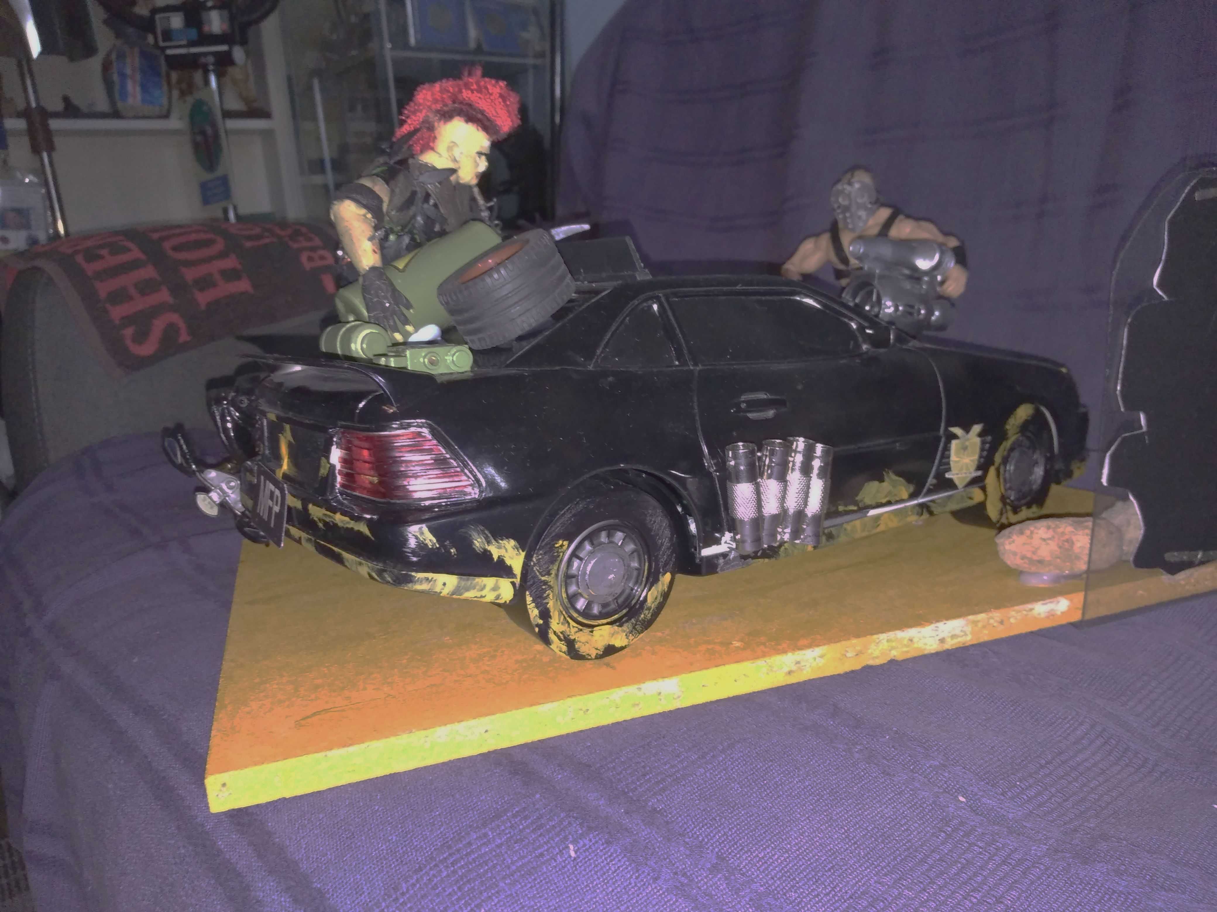 Diorama do Mad Max: O guerreiro da estrada