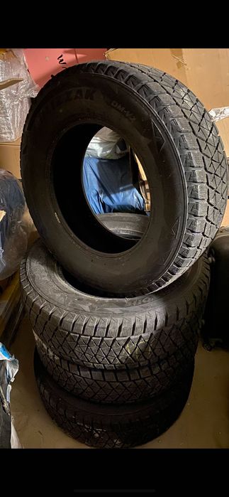 Продам зимнюю резину Blizzak DM-V2 265/65/17