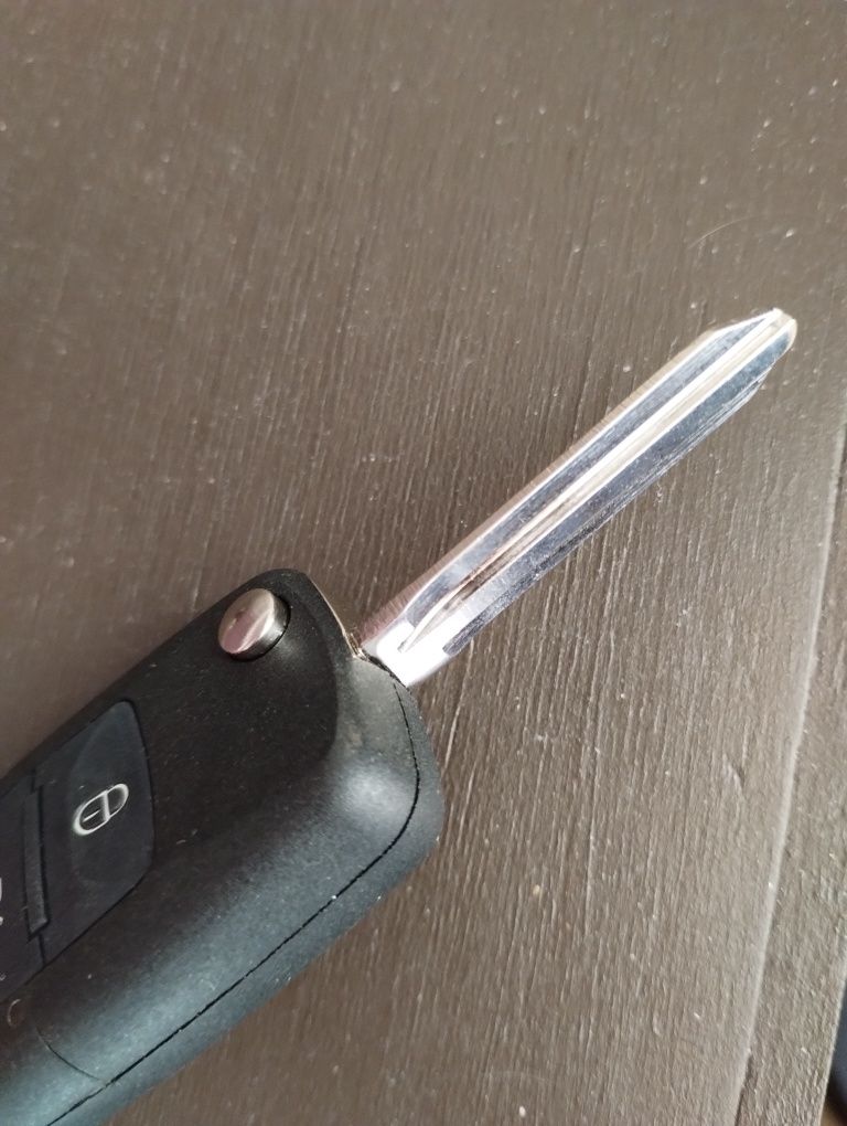 Выкидной ключ для авто