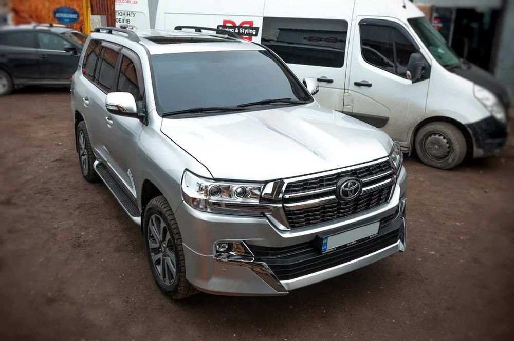 Решітка радіатора (гриль) на Toyota Land Cruiser (Тойота Ленд Крузер)