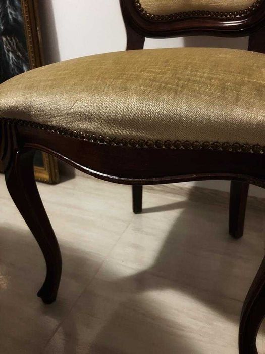 Krzesła Ludwik stylizowane rzeźbione drewno brąz tapicerowane piękne