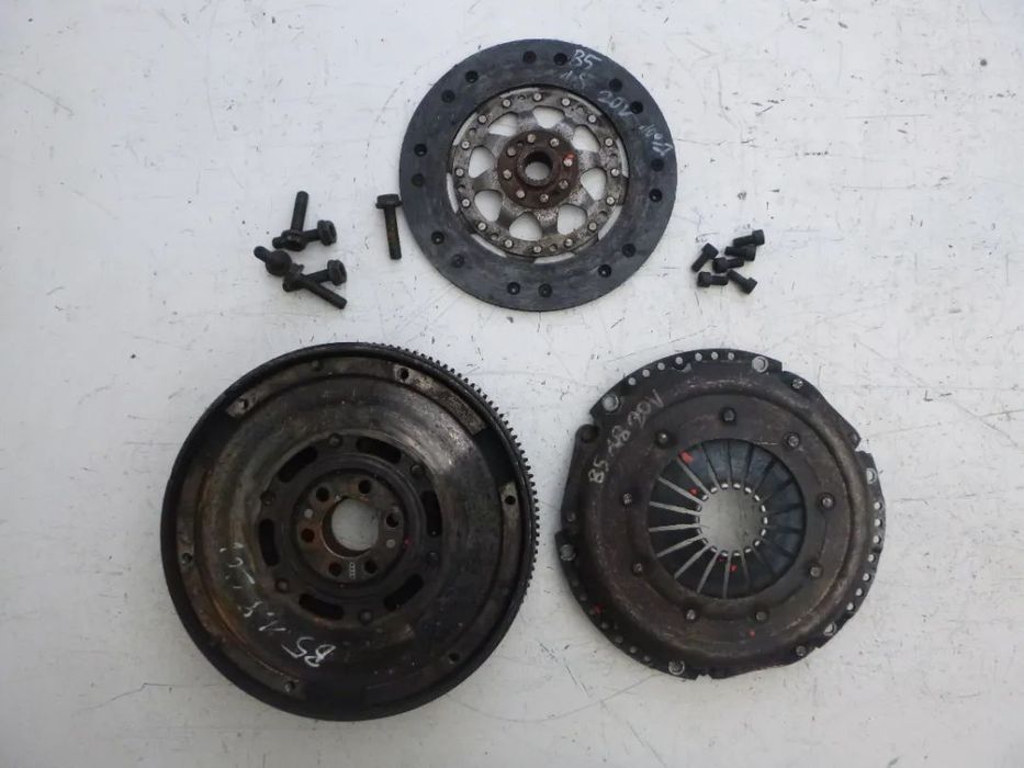 VW Passat B5 1,8 20V sprzęgło koło dwumasowe 3082307232