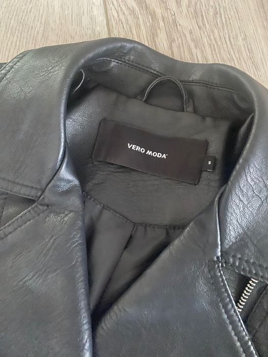 Продам куртку (косуху)