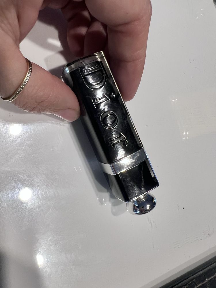 Dior Addict extreme 886 pomadka