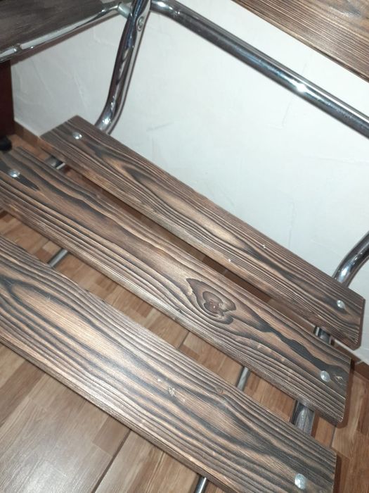 Продам стільці в наявності 2 шт