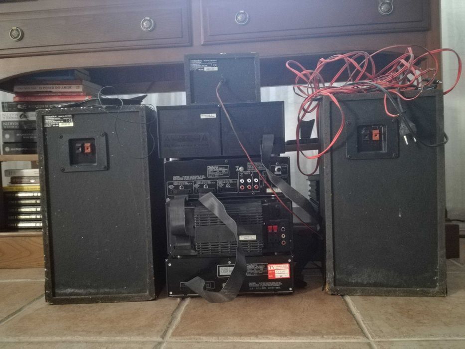Aparelhagem Technics SC-CH570 com 3 colunas
