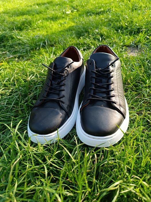 Шкіряні лофери, кросівки,мокасіни