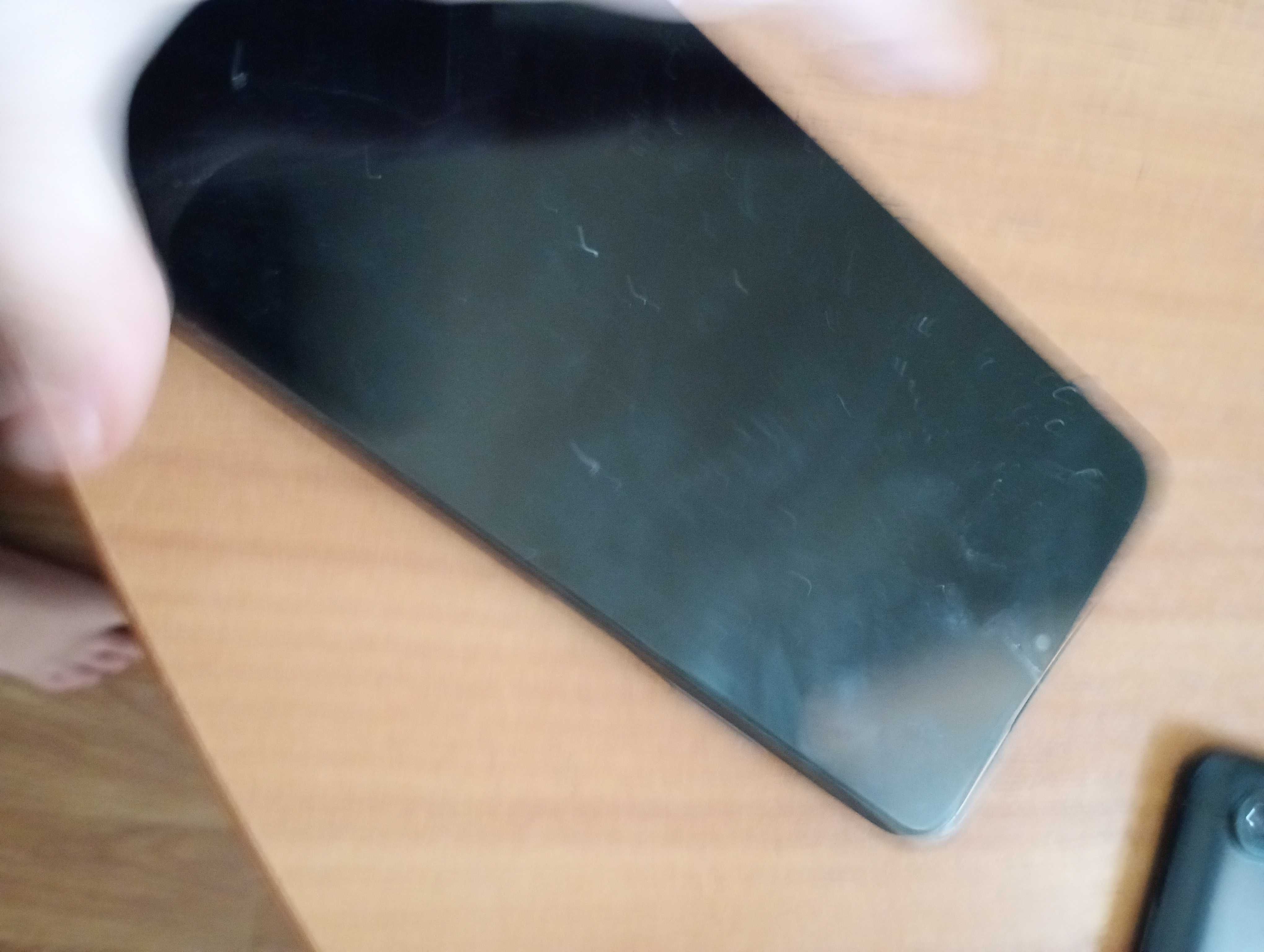 Poco вроде m 3 pro с отволившимся  экраном місто Дніпро улиця Гагаріна