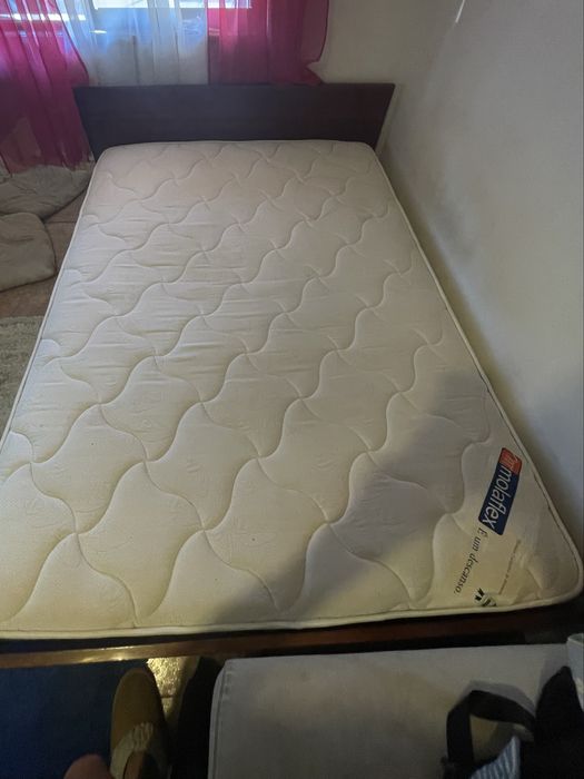 Cama de casal com colchao molaflex como novo