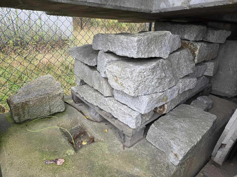 Granitowe kostki krawężnikowe brukowe