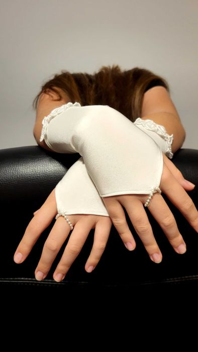 Rękawiczki komunijna komunijne 
Zapraszam na inne