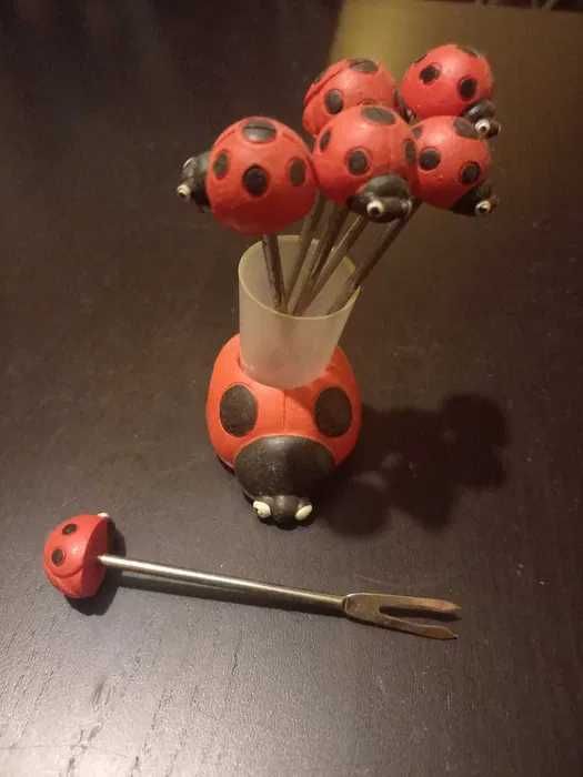 Suporte e Conjunto 6 Garfos - Modelo Joaninhas