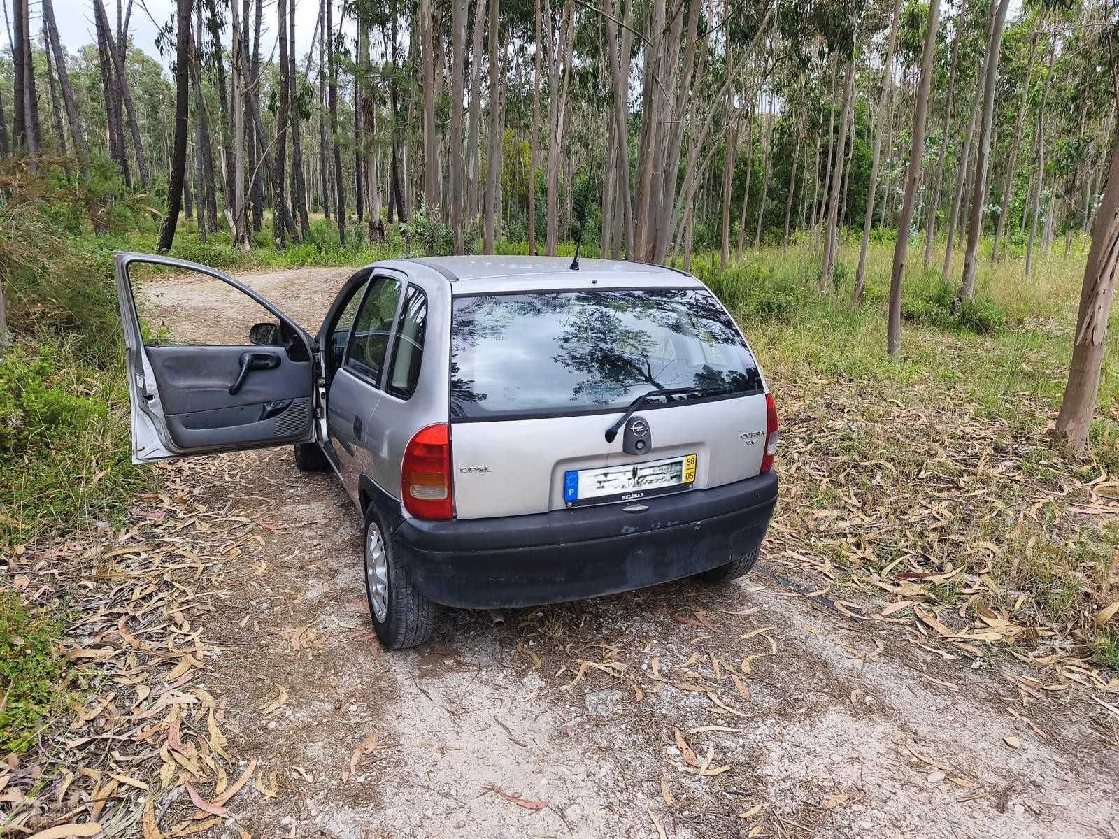 Opel Corsa B - 1.0 Gasolina - 1998