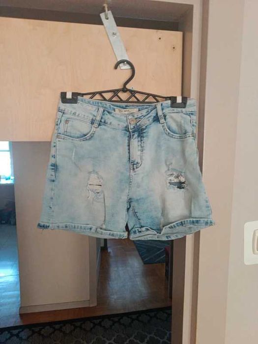Jeansowe spodenki krótkie